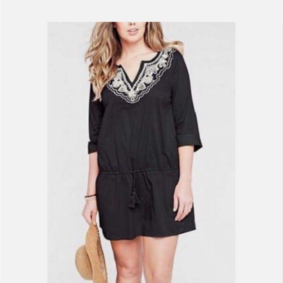 Black Tunic beach cover with White Embroidered V-Neck - Picture 2 of 7